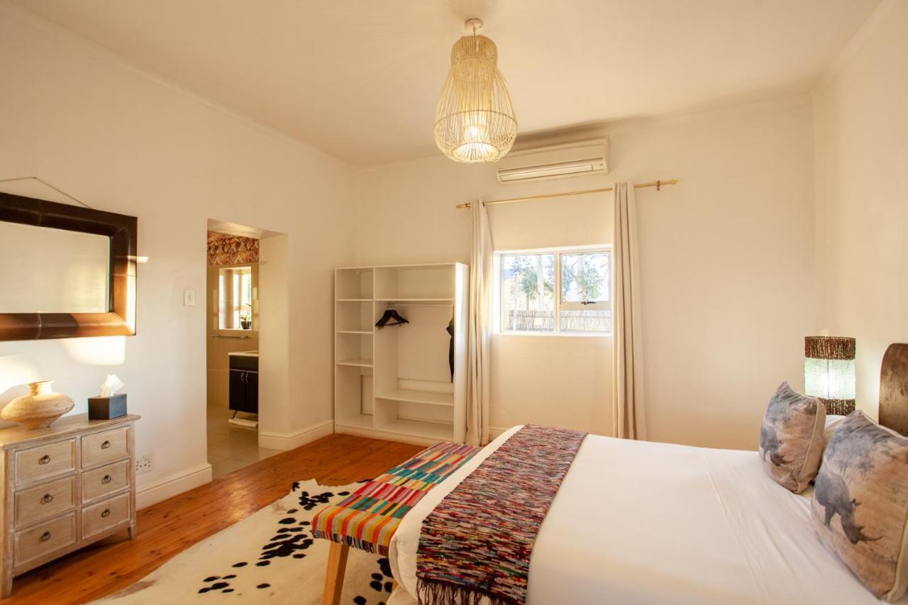Inverdoorn Game Reserve Lodge